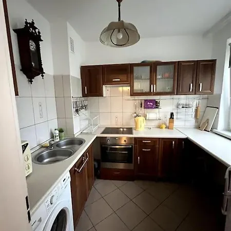 Przytulna I Sloneczna Kawalerka Apartment *